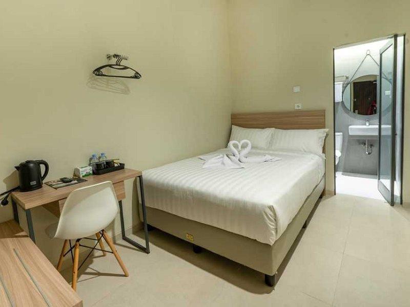 Front One Harvest Hotel Wonosobo Bagian luar foto